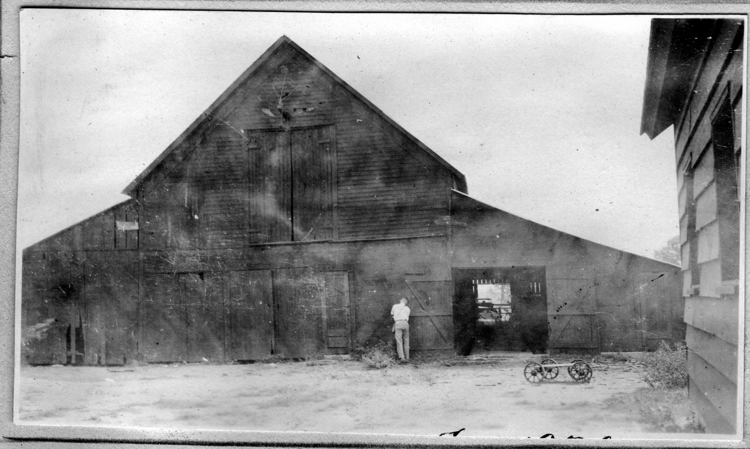 005~R. L. Cleveland Barn Aug 1920.jpg